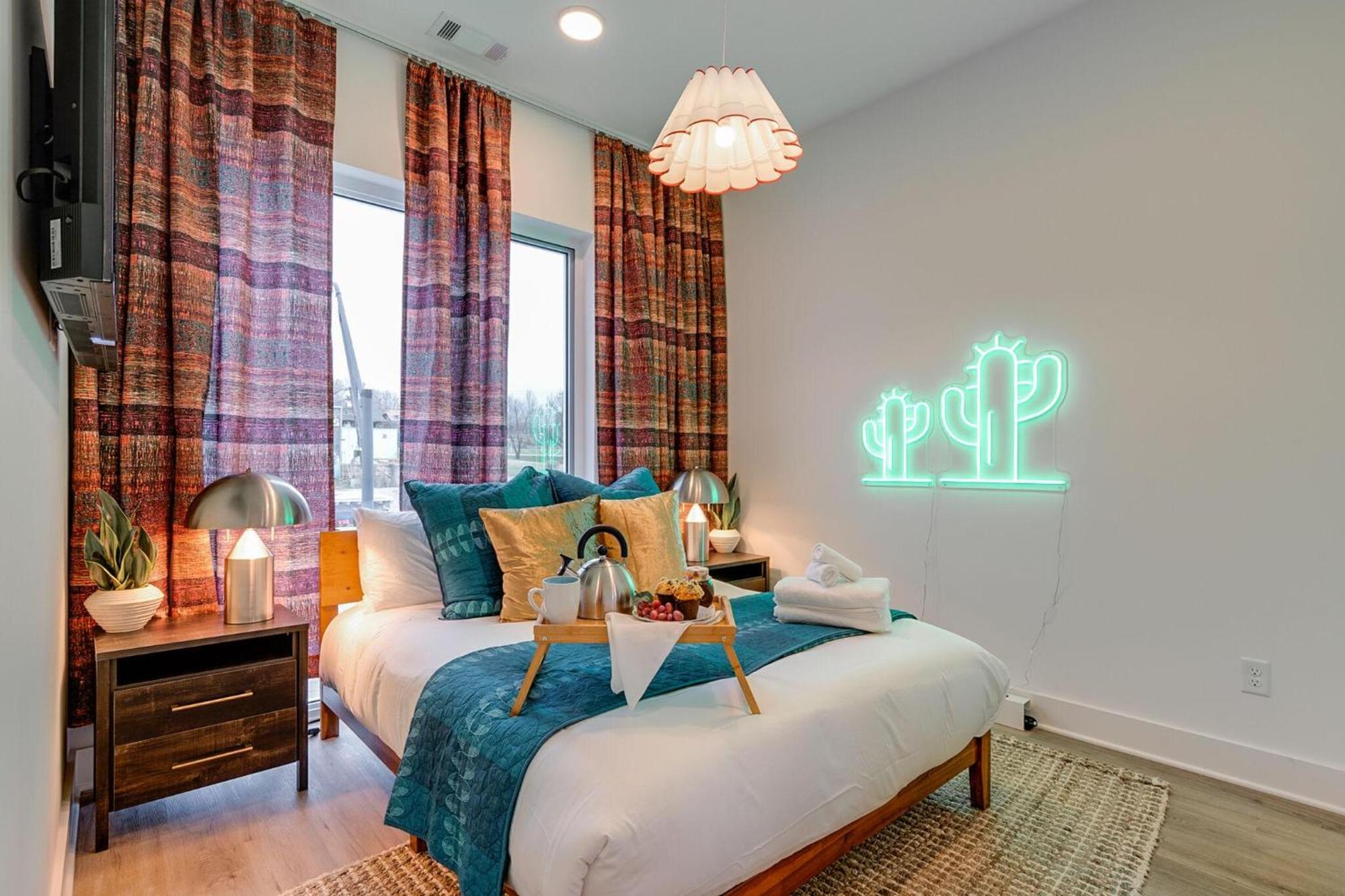 - 815 Main St Unit 203 * Nashville